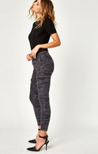 Load image into Gallery viewer, Mavi Camouflage Jeans - The BEST
